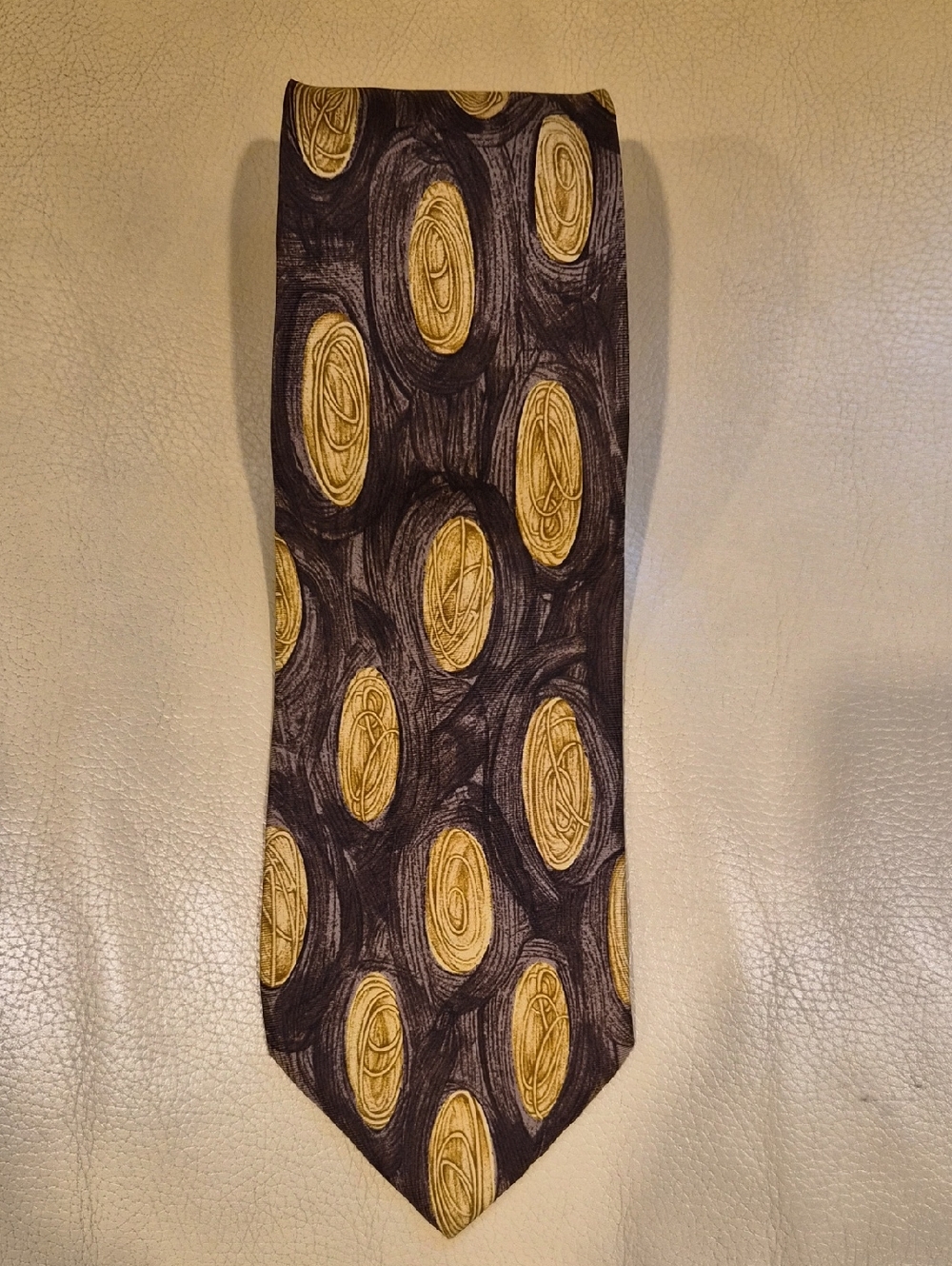 Vintage BOSS Hugo Boss Silk Brown Tie with Gold Oval Pattern Made In Italy